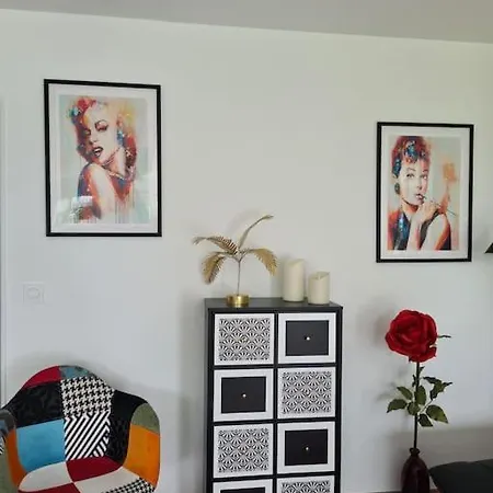 La Mome Joli A 15 Min Du Puy Dufou *