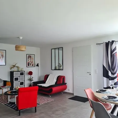 La Mome Joli A 15 Min Du Puy Dufou