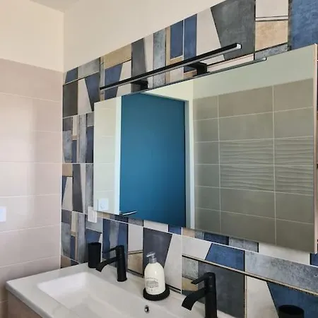 La Mome Joli A 15 Min Du Puy Dufou 別荘 *