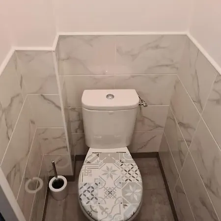 La Mome Joli A 15 Min Du Puy Dufou *