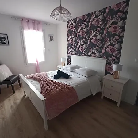 Holiday home La Mome Joli A 15 Min Du Puy Dufou *
