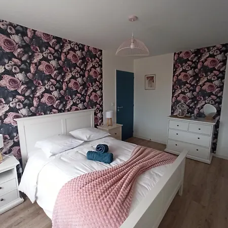 La Mome Joli A 15 Min Du Puy Dufou