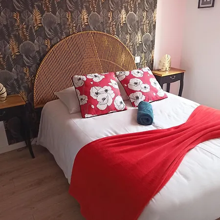 La Mome Joli A 15 Min Du Puy Dufou 別荘