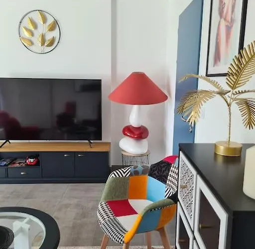 La Mome Joli A 15 Min Du Puy Dufou