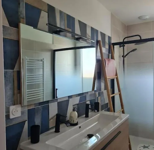 La Mome Joli A 15 Min Du Puy Dufou